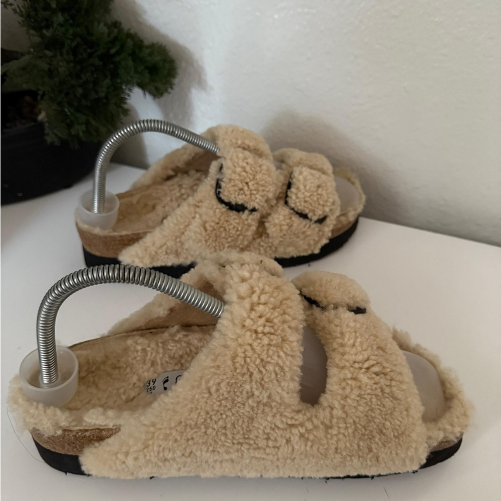 Birkenstock Papillio women size 8 Cream Fuzzy Sandals - Picture 3 of 5